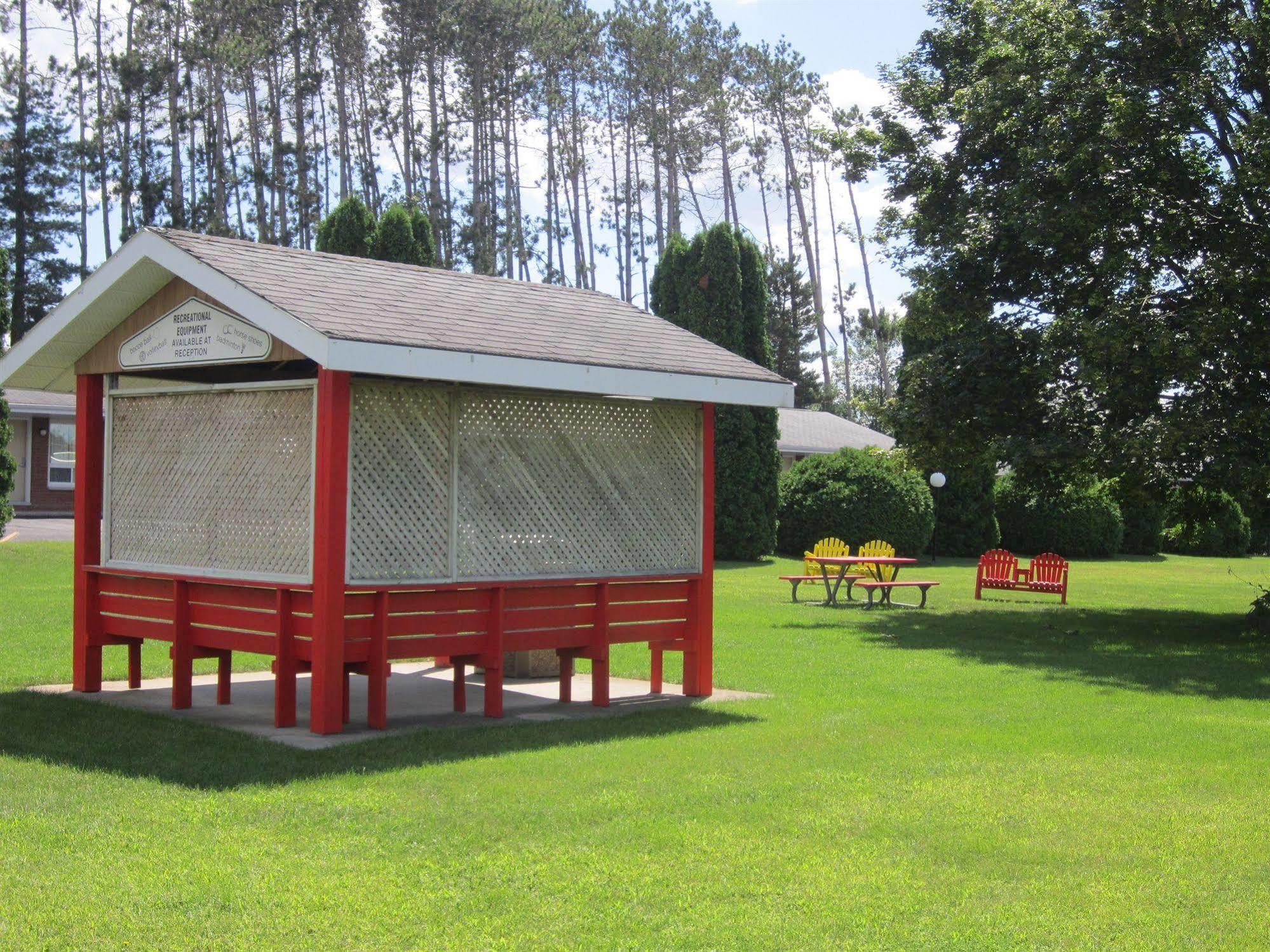 Red Pine Inn & Conference Centre Alliston Ngoại thất bức ảnh