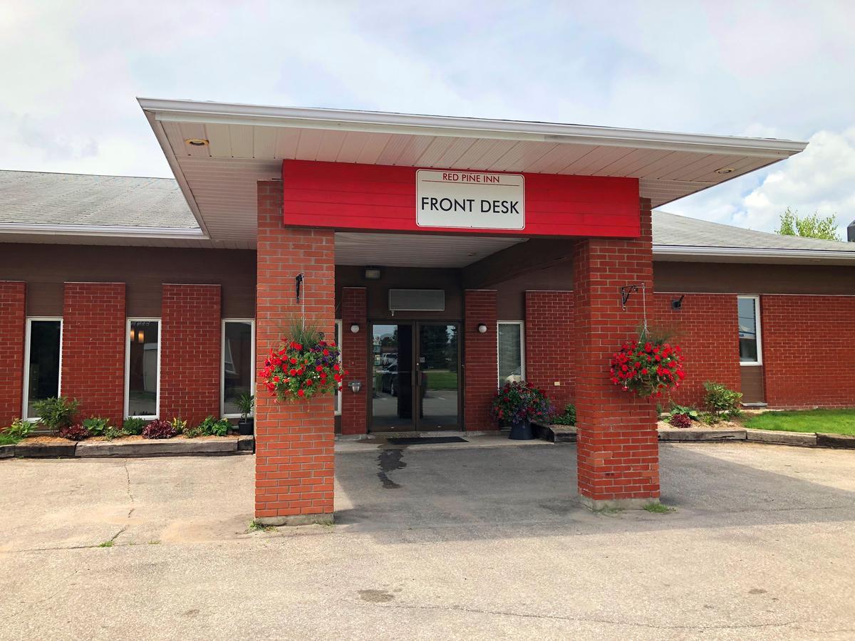 Red Pine Inn & Conference Centre Alliston Ngoại thất bức ảnh